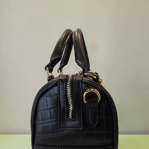 Black Croc Embossed Satchel Handbag with Gold Accessories By Tote & Carry NWT - Picture 5 of 8